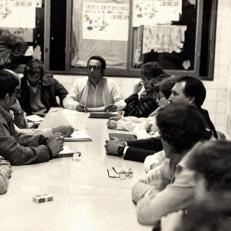 Reunión de consejo académico en el marco de elecciones de decano FCEQyN-UNaM, 1986.