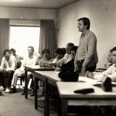 Reunión de consejo académico en el marco de elecciones a decano para la FCE-UNaM, 1986