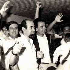 Salutaciones al decano electo Eduardo Mártires Solís en elecciones de la FCE-UNaM, 1986