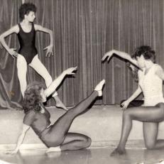 Grupos de danzas UNaM. Programa Teatro de la Universidad Nacional de Misiones, 1998 aprox.