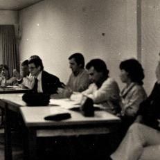 Reunión de consejo académico en el marco de elecciones a decano para la FCE-UNaM, 1986