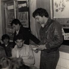 Asamblea general para elección de decano de la FCEQyN de la UNaM, 1986.