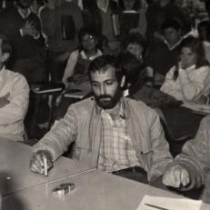 Reunión de consejo académico en el marco de elecciones de decano FCEQyN-UNaM, 1986.