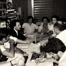 Reunión de consejo académico en el marco de elecciones a decano para la FCE-UNaM, 1986