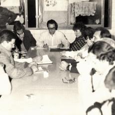 Reunión de consejo académico en el marco de elecciones de decano FCEQyN-UNaM, 1986.